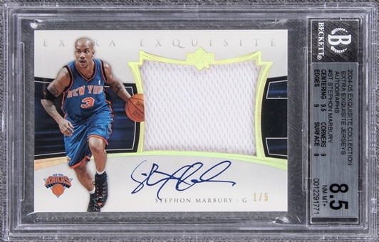 2004-05 UD "Exquisite Collection" Extra Exquisite Jerseys Autographs #ST Stephon Marbury Signed Game Used Patch Card (#1/5) – BGS NM-MT+ 8.5/BGS 9
